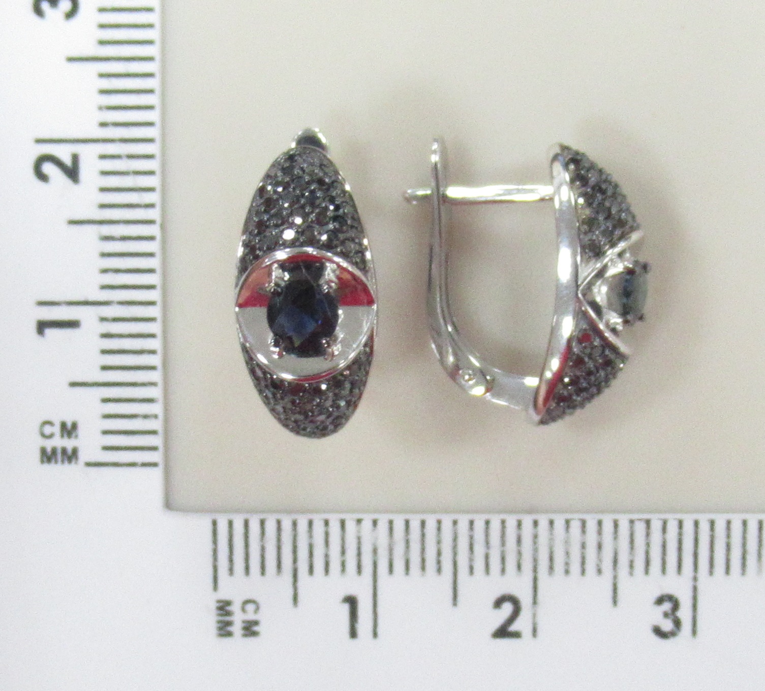 Серьги из белого золота с сапфирами